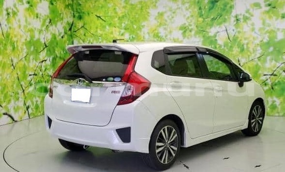 Buy Used Honda FIT White Car in Brazzaville in Municipality of Brazzaville Buy Used Honda FIT White Car in Brazzaville in Municipality of Brazzaville
