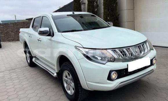 Acheter Occasion Voiture Mitsubishi L200 Blanc à Brazzaville, Commune de Brazzaville Acheter Occasion Voiture Mitsubishi L200 Blanc à Brazzaville, Commune de Brazzaville
