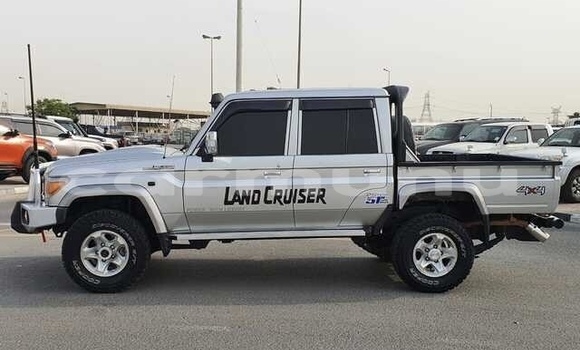Acheter Occasion Voiture Toyota Land Cruiser Blanc à Brazzaville, Commune de Brazzaville