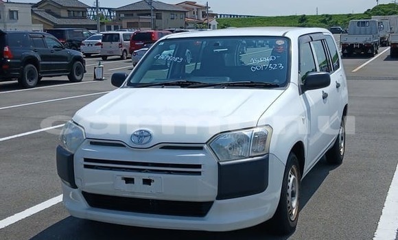 Acheter Import Voiture Toyota Probox Blanc à Nkayi, Région de la Bouenza Acheter Import Voiture Toyota Probox Blanc à Nkayi, Région de la Bouenza