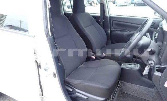 Acheter Import Voiture Toyota Probox Blanc à Nkayi, Région de la Bouenza Acheter Import Voiture Toyota Probox Blanc à Nkayi, Région de la Bouenza