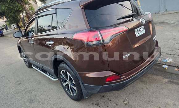 Acheter Occasion Voiture Toyota RAV4 Rouge à Brazzaville, Commune de Brazzaville Acheter Occasion Voiture Toyota RAV4 Rouge à Brazzaville, Commune de Brazzaville