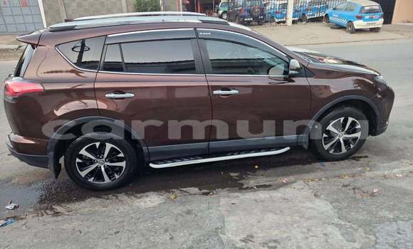 Acheter Occasion Voiture Toyota RAV4 Rouge à Brazzaville, Commune de Brazzaville Acheter Occasion Voiture Toyota RAV4 Rouge à Brazzaville, Commune de Brazzaville