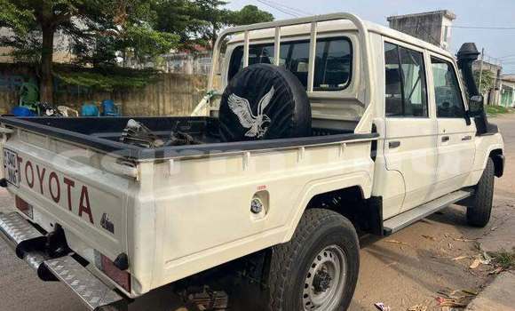 Acheter Occasion Voiture Toyota Land Cruiser Blanc à Brazzaville, Commune de Brazzaville Acheter Occasion Voiture Toyota Land Cruiser Blanc à Brazzaville, Commune de Brazzaville