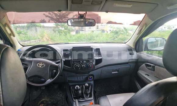 Acheter Occasion Voiture Toyota Hilux Gris à Brazzaville, Commune de Brazzaville Acheter Occasion Voiture Toyota Hilux Gris à Brazzaville, Commune de Brazzaville