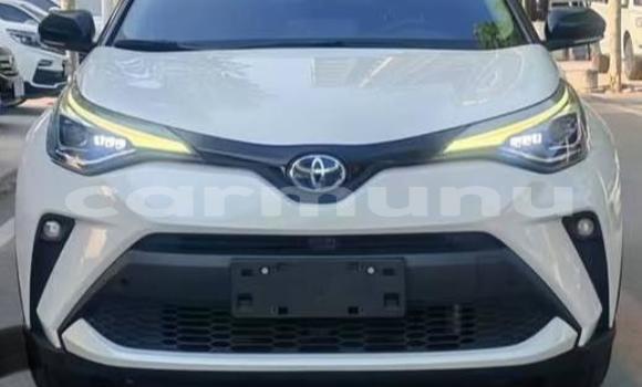 Acheter Occasion Voiture Toyota C-HR Blanc à Brazzaville, Commune de Brazzaville Acheter Occasion Voiture Toyota C-HR Blanc à Brazzaville, Commune de Brazzaville