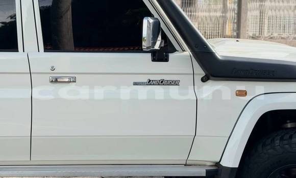 Acheter Occasion Voiture Toyota Land Cruiser Blanc à Brazzaville, Commune de Brazzaville Acheter Occasion Voiture Toyota Land Cruiser Blanc à Brazzaville, Commune de Brazzaville
