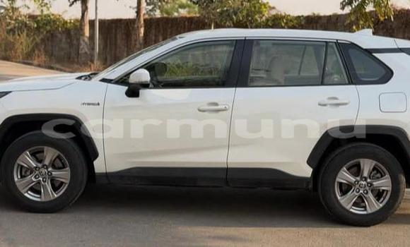 Acheter Occasion Voiture Toyota RAV4 Blanc à Brazzaville, Commune de Brazzaville Acheter Occasion Voiture Toyota RAV4 Blanc à Brazzaville, Commune de Brazzaville