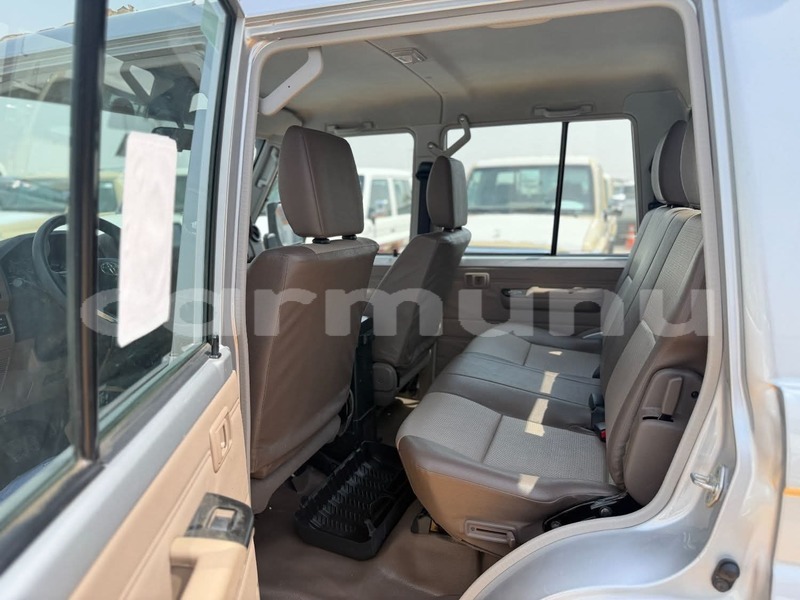 Big with watermark toyota land cruiser cuvette ouest owando 9320