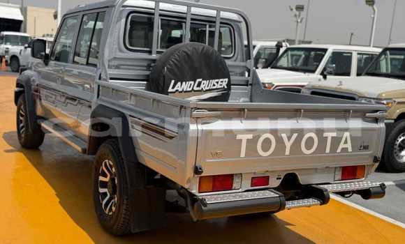 Acheter Occasion Voiture Toyota Land Cruiser Gris à Owando, Cuvette-Ouest Acheter Occasion Voiture Toyota Land Cruiser Gris à Owando, Cuvette-Ouest