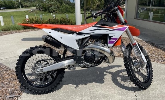 Buy New KTM SX Beige Bike in Import - Dubai in Region of Bouenza Buy New KTM SX Beige Bike in Import - Dubai in Region of Bouenza
