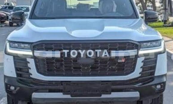 Buy Used Toyota Land Cruiser White Car in Brazzaville in Municipality of Brazzaville Buy Used Toyota Land Cruiser White Car in Brazzaville in Municipality of Brazzaville