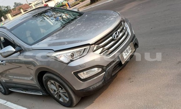 Buy Used Hyundai Santa Fe Silver Car in Brazzaville in Municipality of Brazzaville Buy Used Hyundai Santa Fe Silver Car in Brazzaville in Municipality of Brazzaville