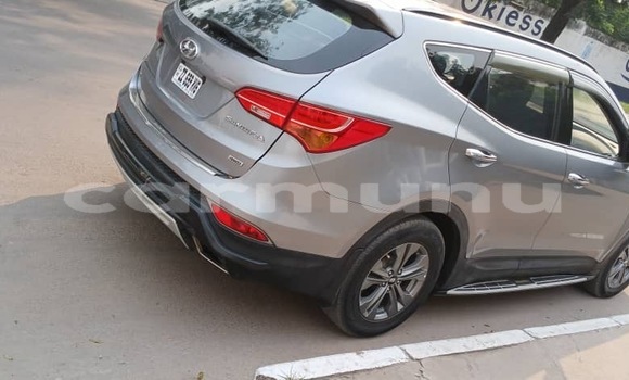 Buy Used Hyundai Santa Fe Silver Car in Brazzaville in Municipality of Brazzaville Buy Used Hyundai Santa Fe Silver Car in Brazzaville in Municipality of Brazzaville