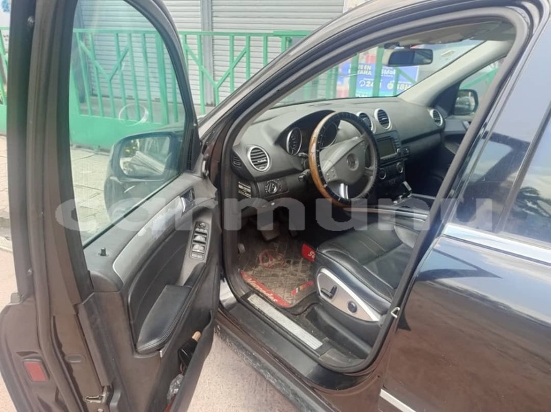 Big with watermark mercedes viano commune de brazzaville brazzaville 9368