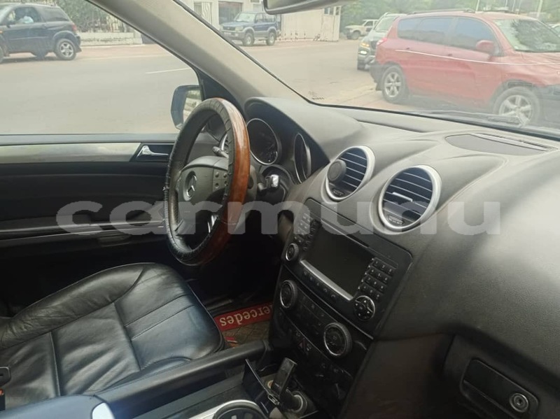 Big with watermark mercedes viano commune de brazzaville brazzaville 9368