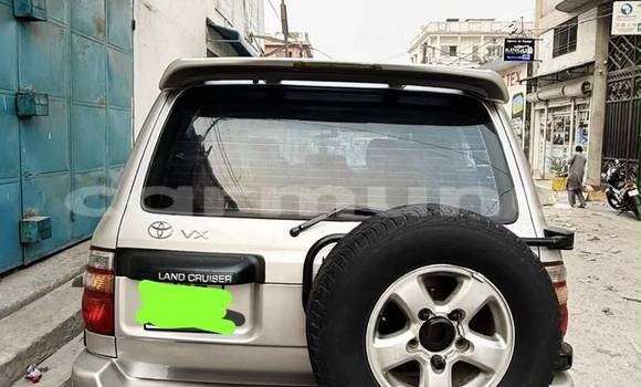 Buy Used Toyota Land Cruiser Silver Car in Brazzaville in Municipality of Brazzaville Buy Used Toyota Land Cruiser Silver Car in Brazzaville in Municipality of Brazzaville