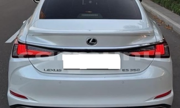 Buy Used Lexus ES White Car in Brazzaville in Municipality of Brazzaville Buy Used Lexus ES White Car in Brazzaville in Municipality of Brazzaville
