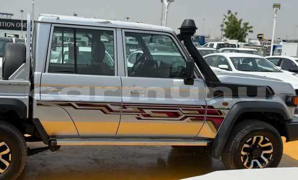Acheter Occasion Voiture Toyota Land Cruiser Gris à Brazzaville, Commune de Brazzaville Acheter Occasion Voiture Toyota Land Cruiser Gris à Brazzaville, Commune de Brazzaville