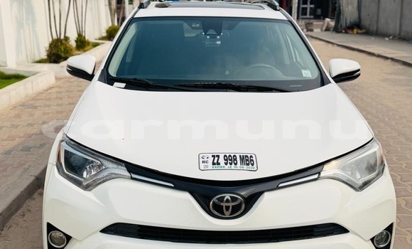 Acheter Occasion Voiture Toyota RAV4 Blanc à Brazzaville, Commune de Brazzaville