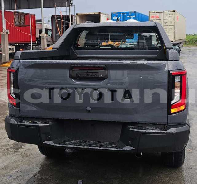 Big with watermark toyota hilux region de la bouenza import dubai 9382