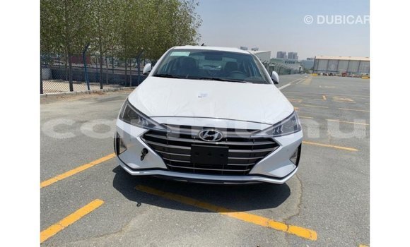 Acheter Import Voiture Hyundai Elantra Blanc à Import - Dubai, Région de la Bouenza Acheter Import Voiture Hyundai Elantra Blanc à Import - Dubai, Région de la Bouenza