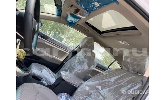 Acheter Import Voiture Hyundai Elantra Blanc à Import - Dubai, Région de la Bouenza Acheter Import Voiture Hyundai Elantra Blanc à Import - Dubai, Région de la Bouenza
