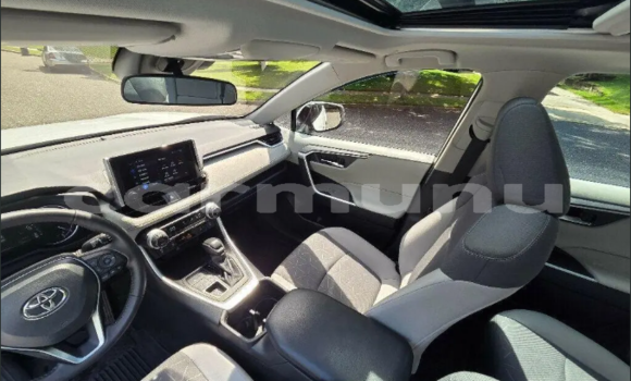 Buy Used Toyota RAV4 White Car in Dolisie in Niari Region Buy Used Toyota RAV4 White Car in Dolisie in Niari Region