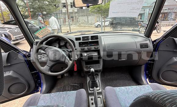 Acheter Import Voiture Toyota RAV4 Bleu à Pointe–Noire, Région du Kouilou Acheter Import Voiture Toyota RAV4 Bleu à Pointe–Noire, Région du Kouilou