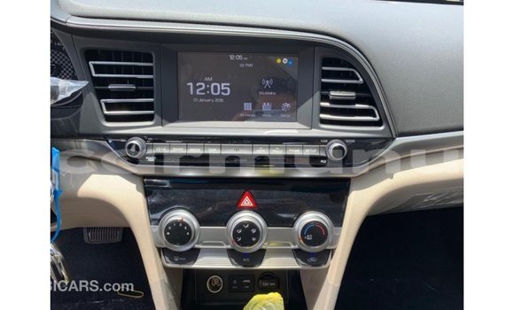 Acheter Import Voiture Hyundai Elantra Blanc à Import - Dubai, Région de la Bouenza Acheter Import Voiture Hyundai Elantra Blanc à Import - Dubai, Région de la Bouenza