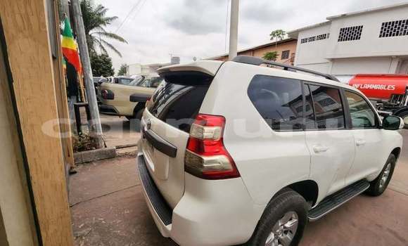 Acheter Occasion Voiture Toyota Prado Blanc à Brazzaville, Commune de Brazzaville Acheter Occasion Voiture Toyota Prado Blanc à Brazzaville, Commune de Brazzaville