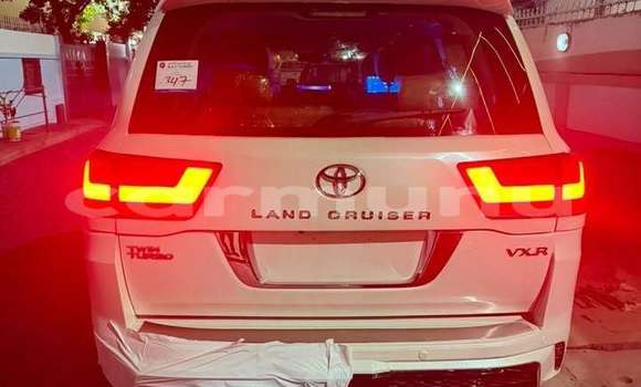 Acheter Occasion Voiture Toyota Land Cruiser Blanc à Brazzaville, Commune de Brazzaville Acheter Occasion Voiture Toyota Land Cruiser Blanc à Brazzaville, Commune de Brazzaville
