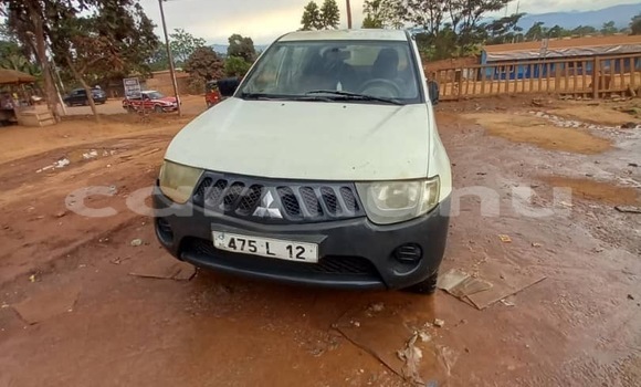 Acheter Occasion Voiture Mitsubishi L200 Blanc à Dolisie, Région du Niari Acheter Occasion Voiture Mitsubishi L200 Blanc à Dolisie, Région du Niari