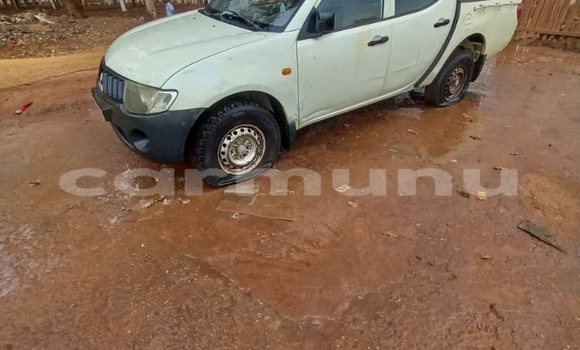 Acheter Occasion Voiture Mitsubishi L200 Blanc à Dolisie, Région du Niari Acheter Occasion Voiture Mitsubishi L200 Blanc à Dolisie, Région du Niari