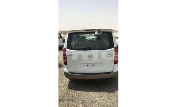 Buy Import Hyundai Chorus White Truck in Import - Dubai in Region of Bouenza Buy Import Hyundai Chorus White Truck in Import - Dubai in Region of Bouenza