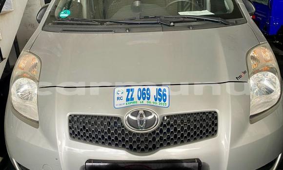 Acheter Occasion Voiture Toyota Yaris Gris à Pointe–Noire, Région du Kouilou