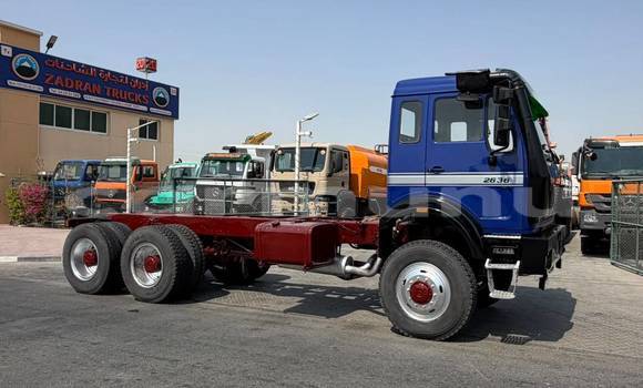 Acheter Import Utilitaire Mercedes‒Benz Truck Bleu à Import - Dubai, Région de la Bouenza