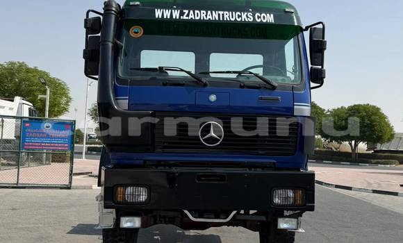 Acheter Import Utilitaire Mercedes‒Benz Truck Bleu à Import - Dubai, Région de la Bouenza Acheter Import Utilitaire Mercedes‒Benz Truck Bleu à Import - Dubai, Région de la Bouenza