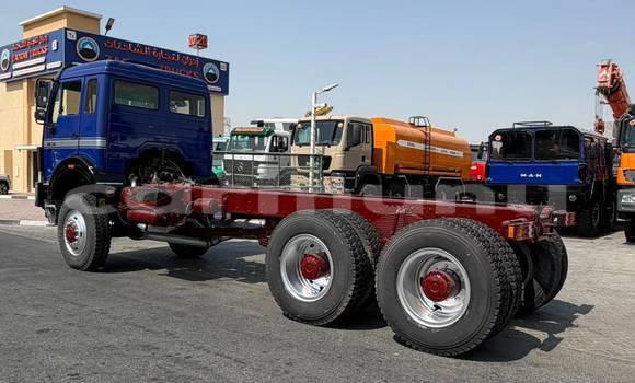 Acheter Import Utilitaire Mercedes‒Benz Truck Bleu à Import - Dubai, Région de la Bouenza Acheter Import Utilitaire Mercedes‒Benz Truck Bleu à Import - Dubai, Région de la Bouenza