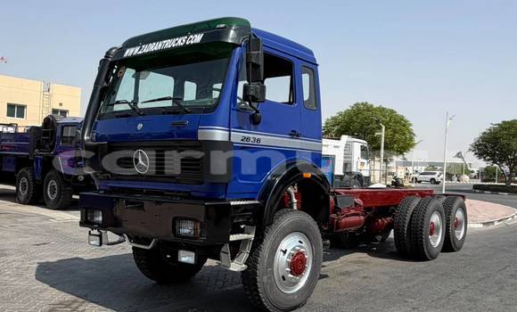 Acheter Import Utilitaire Mercedes‒Benz Truck Bleu à Import - Dubai, Région de la Bouenza Acheter Import Utilitaire Mercedes‒Benz Truck Bleu à Import - Dubai, Région de la Bouenza