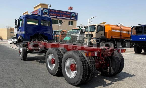Acheter Import Utilitaire Mercedes‒Benz Truck Bleu à Import - Dubai, Région de la Bouenza Acheter Import Utilitaire Mercedes‒Benz Truck Bleu à Import - Dubai, Région de la Bouenza