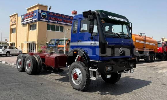 Acheter Import Utilitaire Mercedes‒Benz Truck Bleu à Import - Dubai, Région de la Bouenza Acheter Import Utilitaire Mercedes‒Benz Truck Bleu à Import - Dubai, Région de la Bouenza
