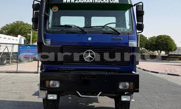 Acheter Import Utilitaire Mercedes‒Benz Truck Bleu à Import - Dubai, Région de la Bouenza Acheter Import Utilitaire Mercedes‒Benz Truck Bleu à Import - Dubai, Région de la Bouenza