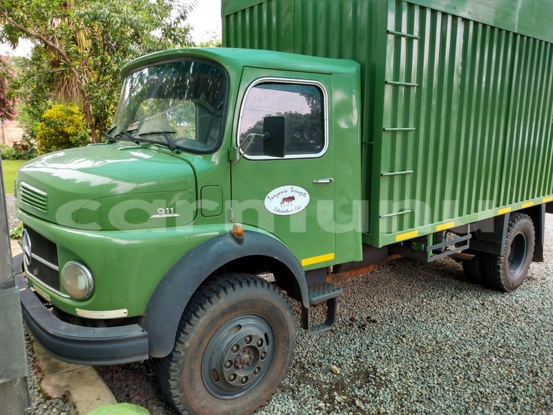 Big with watermark mercedes benz truck commune de brazzaville brazzaville 9460