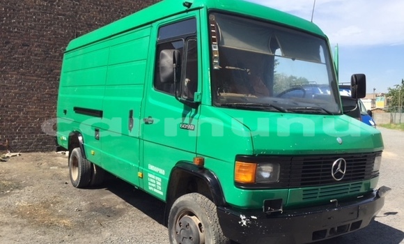 Acheter Occasion Utilitaire Mercedes‒Benz Sprinter Vert à Brazzaville, Commune de Brazzaville