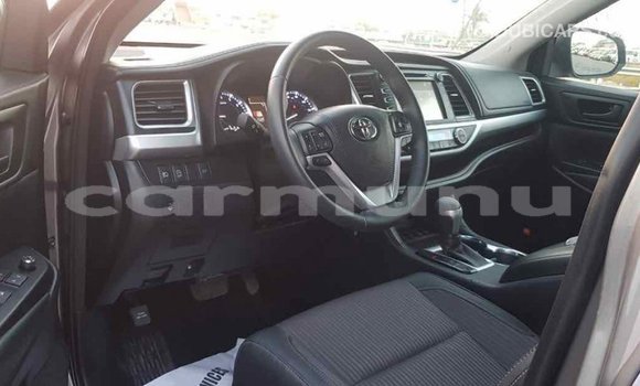 Buy Import Toyota Highlander Other Car in Import - Dubai in Region of Bouenza Buy Import Toyota Highlander Other Car in Import - Dubai in Region of Bouenza