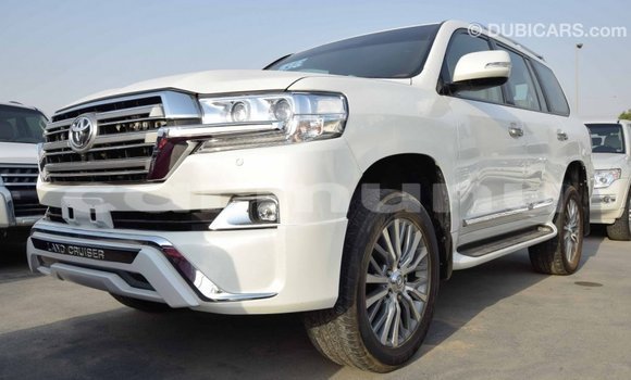 Buy Import Toyota Land Cruiser White Car in Import - Dubai in Region of Bouenza Buy Import Toyota Land Cruiser White Car in Import - Dubai in Region of Bouenza