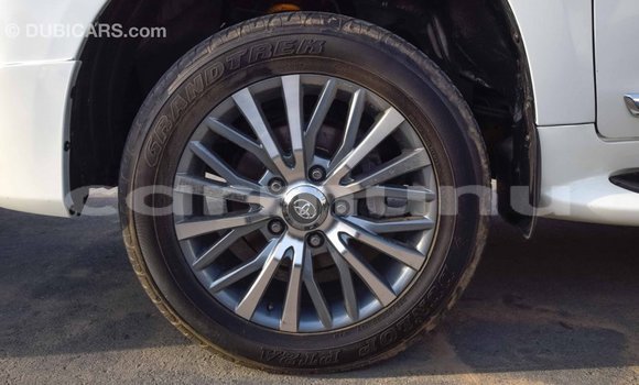 Buy Import Toyota Land Cruiser White Car in Import - Dubai in Region of Bouenza Buy Import Toyota Land Cruiser White Car in Import - Dubai in Region of Bouenza