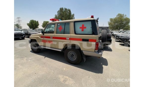 Buy Import Toyota Land Cruiser White Car in Import - Dubai in Region of Bouenza Buy Import Toyota Land Cruiser White Car in Import - Dubai in Region of Bouenza
