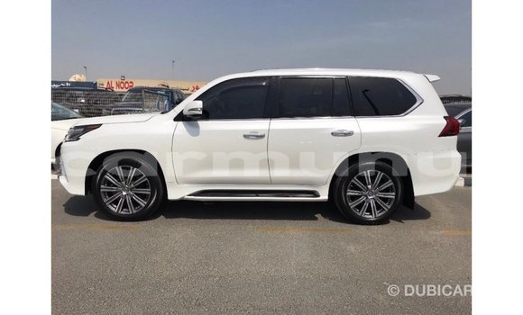 Acheter Import Voiture Lexus LX Blanc à Import - Dubai, Région de la Bouenza Acheter Import Voiture Lexus LX Blanc à Import - Dubai, Région de la Bouenza